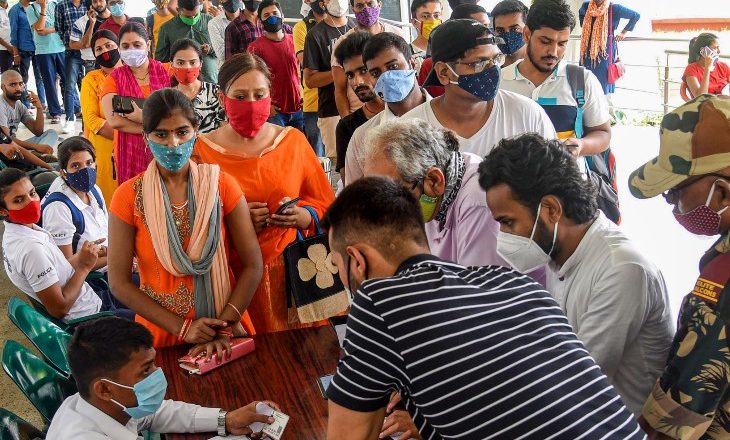 कोरोना देश में:दो दिन की बढ़ोतरी के बाद फिर कम हुए केस, 24 घंटे में 34,861 मरीज मिले और 38,393 ठीक हुए; एक्टिव केस में 4 हजार की कमी