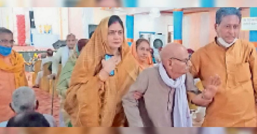 किया सम्मानित:कोरोना काल में कैद बुजुर्गों काे एक मंच पर एकत्रित कर एक-दूसरे से संपर्क का दिया मौका