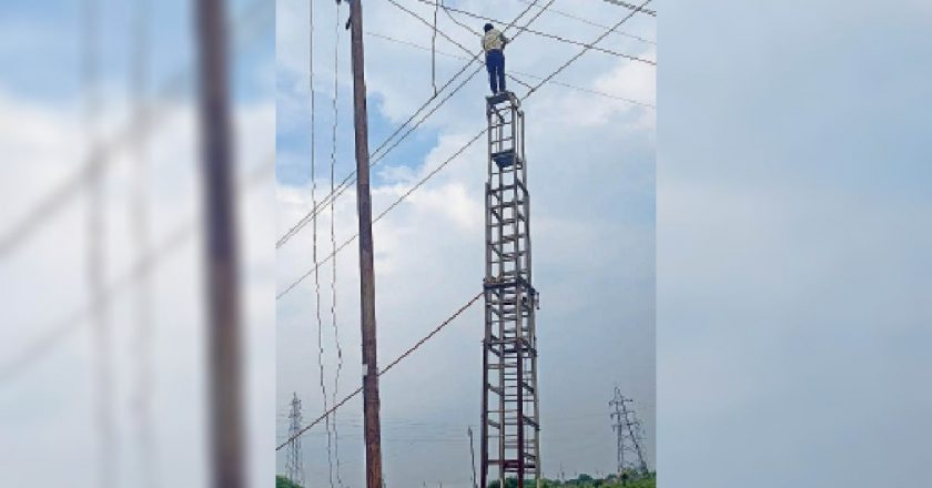 लोगों को समस्या:बार-बार बिजली कटौती से नहीं हो पा रही नियमित पानी सप्लाई, साताें टंकियाें के न भर पाने के कारण जरूरत के अनुसार नहीं मिल रहा पानी