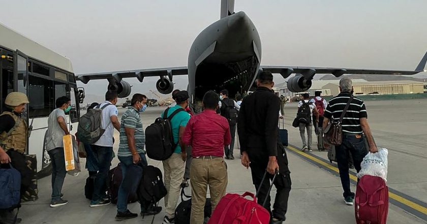 तालिबानी हुकूमत LIVE:काबुल से 85 भारतीयों को लेकर एयरफोर्स के विमान ने उड़ान भरी; 200 और लोगों के एयरलिफ्ट की भी तैयारी