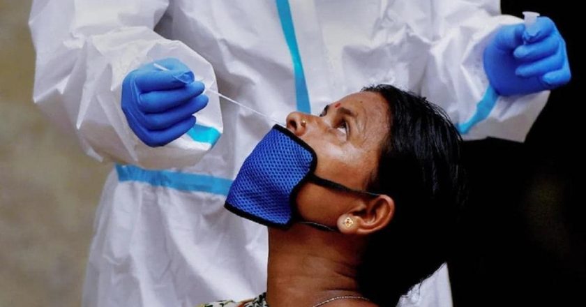 कोरोना देश में:42530 नए मरीज मिले, केरल में सबसे ज्यादा 23676 केस; देश में एक दिन पहले सिर्फ 30530 मरीजों की रिपोर्ट पॉजिटिव आई थी