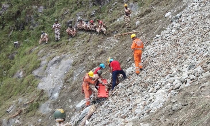 हिमाचल में गिरा मुसीबतों का पहाड़:किन्नौर लैंडस्लाइड हादसे में अब तक 13 लोगों की मौत, 13 रेस्क्यू किए गए; 25 लोग और दबे होने की आशंका