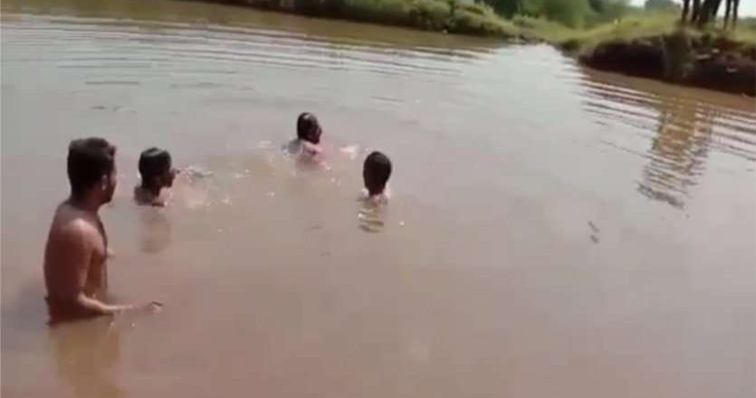 सागर में नहाते समय नदी में डूबे तीन किशोर:बीना नदी में नहा रहे थे किशोर, गहरे पानी में जाने से डूबे; दो के शव मिलने के बाद तीसरे की लाश 2 घंटे बाद मिली