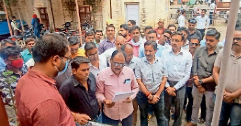 त्योंदा की घटना के विरोध में दिया ज्ञापन:धार्मिक स्थल को क्षति पहुंचाने वाले असामाजिक तत्वों को गिरफ्तार करें