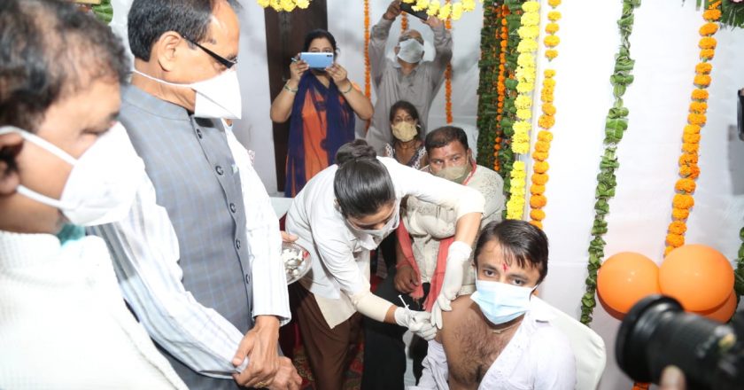 MP में वैक्सीनेशन महाअभियान 4.0:4.70 करोड़ लोगों को लगा पहला डोज, लक्ष्य पूरा करने के लिए सितंबर के चार दिनों में रोज 19.56 लाख टीके लगाना जरूरी