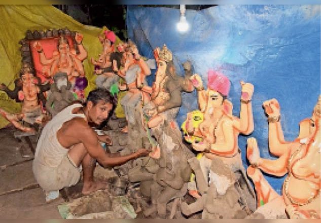 उत्सव पर बंदिशें:पंडाल का आकार रहेगा 30 बाय 45 फीट विसर्जन में 10 लोग ही हो सकेंगे शामिल