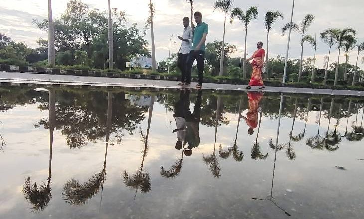 MP में धूप-छांव:प्रदेश में बारिश का अलर्ट; भोपाल, इंदौर में गरज-चमक के साथ हल्की बारिश, खरगोन समेत 5 जिलों में भारी बारिश