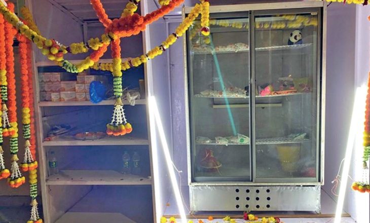 भोपाल में पहली बार जनता फ्रिज:यहां कोई भी खाने-पीने का सामान रख सकता है और जरूरतमंद ले जा सकता है