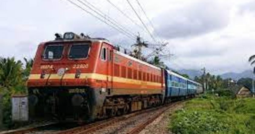महाकुंभ मेला के मद्देनजर लिया रेलवे ने बड़ा फैसला।
