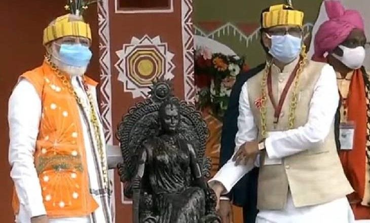 प्रधानमंत्री रानी कमलापति स्टेशन के लिए रवाना; कहा- पिछली सरकारों ने आदिवासियों के बारे में देश को अंधेरे में रखा