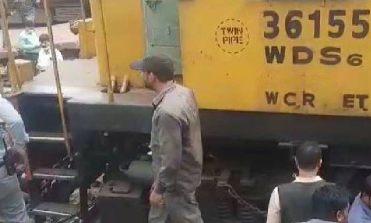 भोपाल रेलवे स्टेशन पर इंजन पटरी से उतरा, अफरा-तफरी मची; मैहर में स्टॉपेज के बाद ट्रेन नहीं रुकी