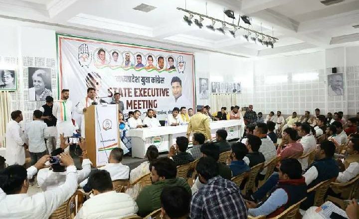 MP में युवा कांग्रेस की रणनीति:1 बूथ पर 5 यूथ की मानीटरिंग और सोशल मीडिया पर एक्टिविटी बढ़ाने की नसीहत; हर महीने होगी मीटिंग