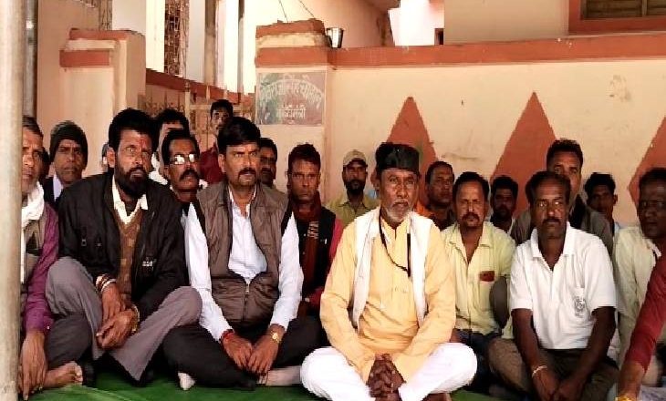 विदिशा में धरना प्रदर्शन:ग्राम एवं नगर रक्षा समिति ने सीएम के घर के सामने दिया धरना, मुख्यमंत्री के नाम सौंपा याद दिलाओ ज्ञापन