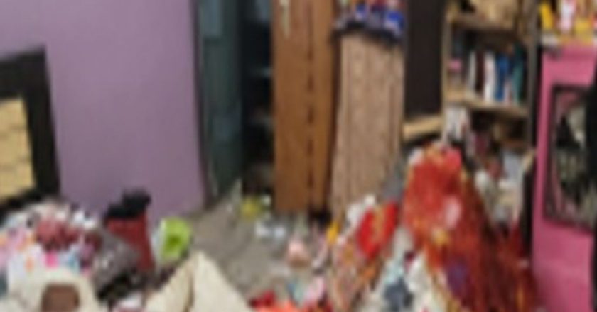 12 लाख की चोरी:बेड पर बैठकर चोरों ने ड्राय‎ फ्रूट्स खाया और कोल्डड्रिंक्स पीकर भाग गए‎