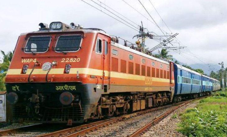 काशी विश्वनाथ एक्सप्रेस समेत कई ट्रेनें रद्द कर दी गई हैं। वहीं, पंजाब मेल समेत कुछ ट्रेनों के रूट में भी बदलाव किया गया है। जानें, किन-किन ट्रेनों पर इसका असर पड़ेगा।