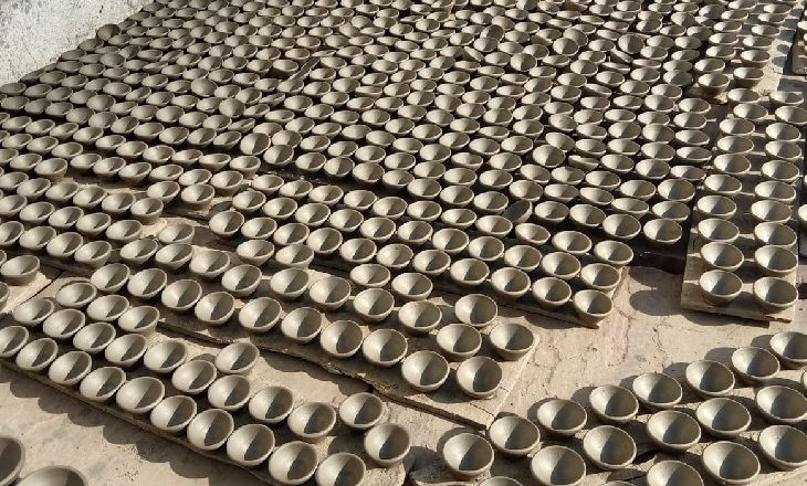 MP के बाजारों में दुकान लगाना फ्री:दीये बेचने वालों से कोई टैक्स नहीं लेंगे निकाय, दीपमालाएं, धार्मिक स्टीकर की दुकानें भी छूट के दायरे में