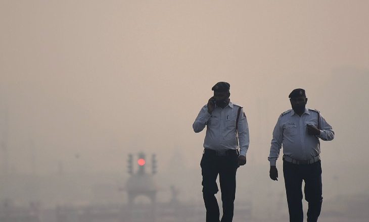 दिल्ली की हवा आज भी जहरीली:AQI 355 के साथ एयर क्वालिटी ‘बहुत खराब’ कैटेगरी में, अगले 24 घंटे राहत की उम्मीद नहीं