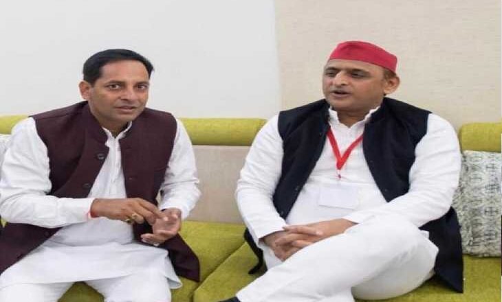 3 बड़े सपा नेताओं पर इनकम टैक्स छापे:अखिलेश के OSD रहे जैनेंद्र, दुबई में कॉलेज चलाने वाले राजीव राय और कारोबारी मनोज यादव पर रेड