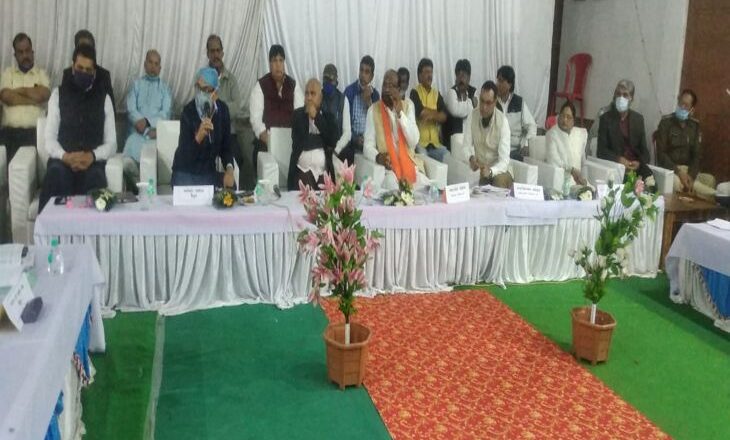 विकास की मांग को लेकर सारणी बंद:मुख्यमंत्री को यूनिट लगाने की घोषणा याद दिलाने और उजड़ते शहर को बचाने दुकानों पर लटके ताले
