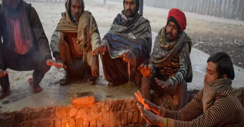 नवंबर में ठंड बढ़ने के संकेत, कोहरा और रात का तापमान घटने की उम्मीद।