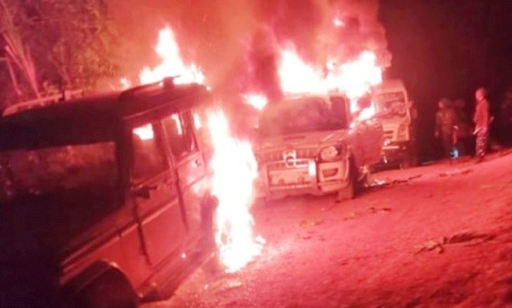 नगालैंड में हिंसा:सुरक्षाबलों की फायरिंग में 13 की मौत, गुस्साए ग्रामीणों ने जवानों की गाड़ियां फूंकीं; SIT जांच के आदेश