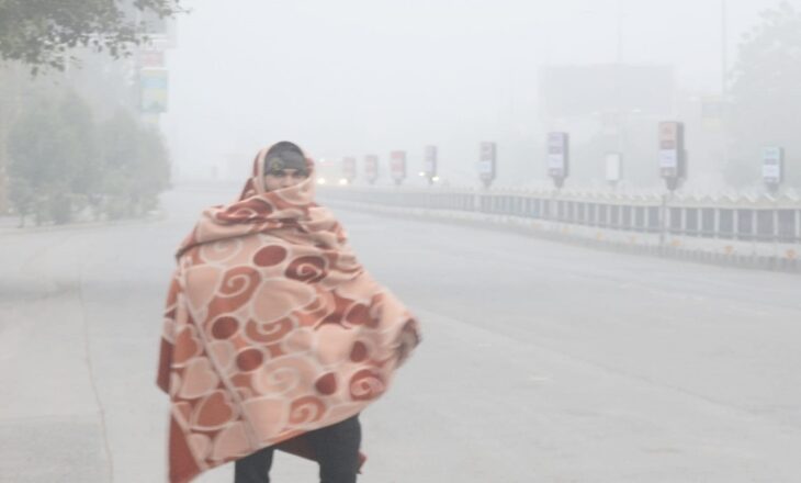पांचवें दिन भी सीवियर कोल्ड-डे:20 साल में पहली बार 8 दिन से रात का पारा 10 डिग्री से नीचे; अगले 24 घंटे धुंध और बादलों का रहेगा असर