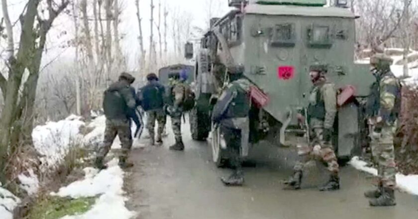 कश्मीर में 12 घंटे में 2 एनकाउंटर:जैश कमांडर जाहिद वानी समेत 5 आतंकी ढेर, इनमें एक पाकिस्तानी