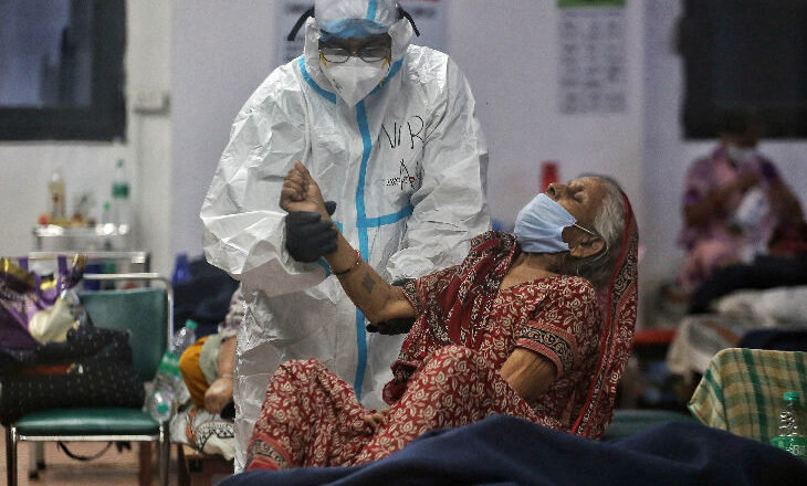 कोरोना देश में LIVE:पिछले 24 घंटे में 2.67 लाख नए केस, 398 मौतें; केंद्र की मंजूरी के बावजूद ओडिशा में माेलनुपिराविर के इस्तेमाल पर रोक