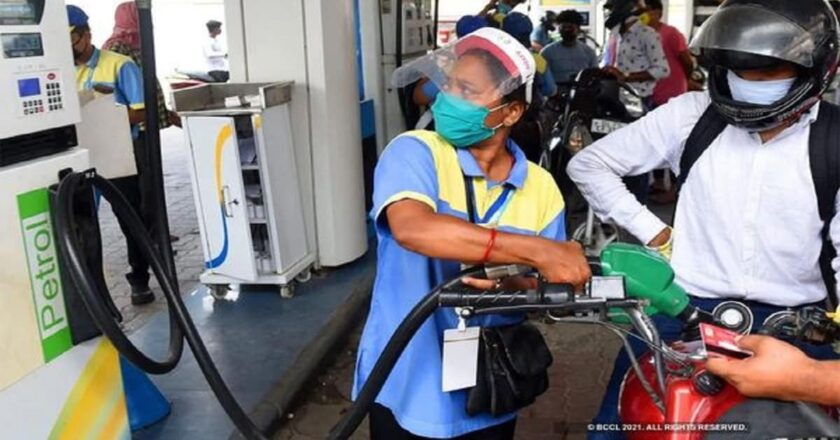 MP में कोरोना LIVE:बिना मास्क पेट्रोल-डीजल नहीं, भोपाल में भोजपाल मेला रद्द, पैसेंजर नहीं मिलने से इंदौर में 3 फ्लाइट निरस्त