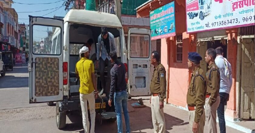 अधेड़ की हत्या:किराए के मकान में रह रहे बुजुर्ग पर धारदार हथियार से हमला
