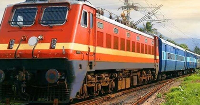 ट्रेनों के शौचालय में पानी की कमी की बढ़ रही शिकायतों को दूर करने के लिए रेलवे ने नॉमिनेटिंग वाटरिंग स्टेशनों पर ट्रेनों के ठहराव का समय बढ़ाया है।
