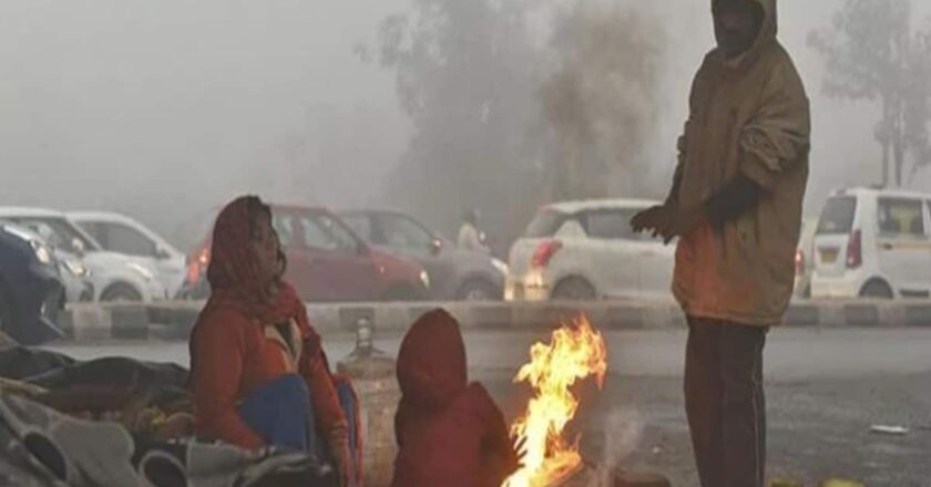 मौसम विभाग के अनुसार 11 नवम्बर तक मौसम शुष्क रहने के आसार है। सीकर में मंगलवार सुबह हल्की धुंध छाई।