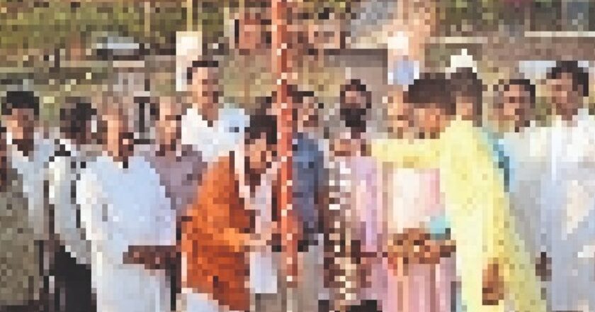 मेले का ध्वजारोहण:महामाई दरबार में लगने वाले मेले का ध्वजारोहण