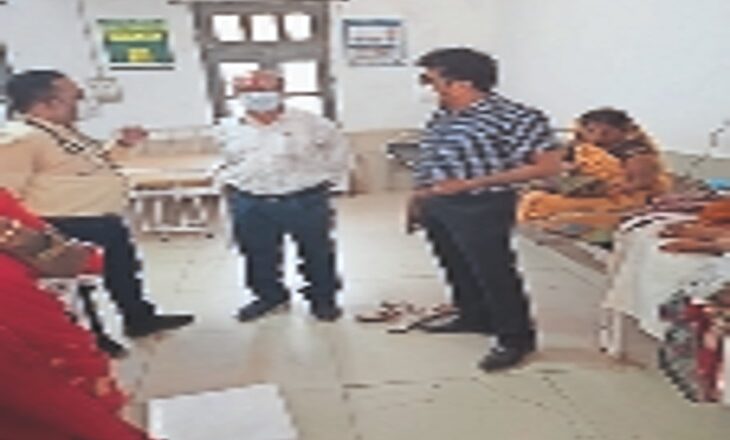 शासकीय चिकित्सालयों का किया औचक निरीक्षण:बिना बताए ड्यूटी से नदारद चिकित्सक डॉ. विपिन सिंह को नोटिस होगा जारी