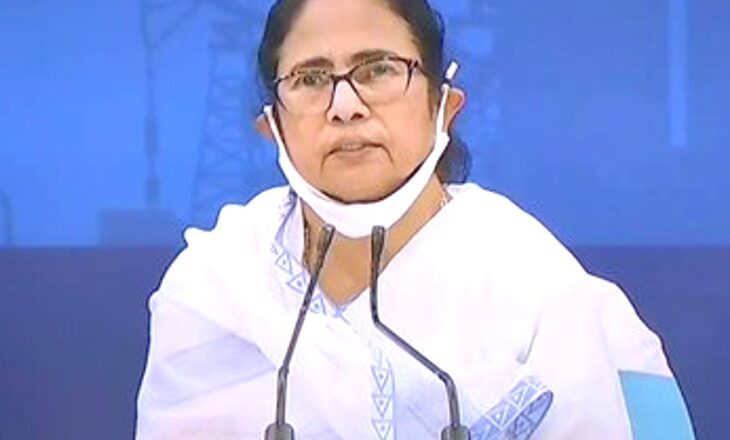 आसमान में डगमगाया ममता का विमान:बंगाल की CM बोलीं- 10 सेकेंड की देरी से हो सकता था बड़ा हादसा, दूसरा विमान सामने आने से ऐसा हुआ