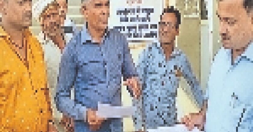 आबादी 6 हजार, लेकिन कोई बड़ा बैंक नहीं, पानी के लिए नहीं बिछी पाइप लाइन