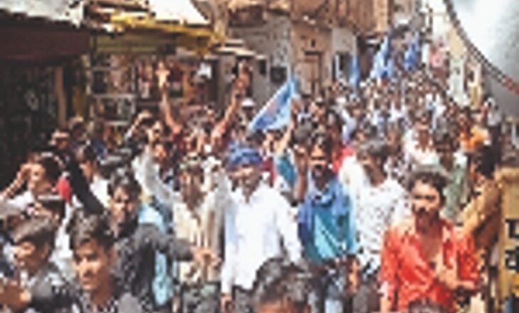 चल समारोह में थिरके भीम आर्मी के युवा, आमसभा में बताया जीवन वृत्त