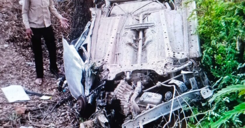 शादी समारोह से लौटते समय भीषण हादसा, दो लोगों की मौत, एक की हालत नाजुक