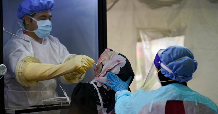 बीते दिन देश में मिले कोरोना के 2,546 नए केस, दिल्ली में भी 1,076 नए मामले