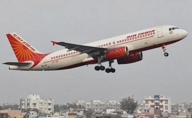उड़ान भरते ही बीच हवा में बंद हो गया Air India प्लेन का इंजन, पायलट को करानी पड़ी इमरजेंसी लैंडिंग