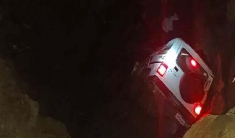 बड़ा हादसा : बारातियों से भरी बोलेरो कुए में गिरी, 7 लोगों की मौत