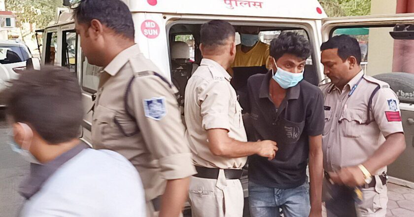 चुनाव से पहले तस्करों के पास मिला पिस्टल की बड़ी खेप