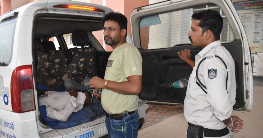 पोस्टमार्टम के लिए भटकी लाश