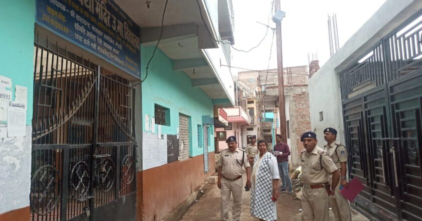 Ganjbasoda एसपी – एसडीओपी ने मतदान केंद्रों का निरीक्षण कर सुरक्षा व्यवस्था का लिया जायजा