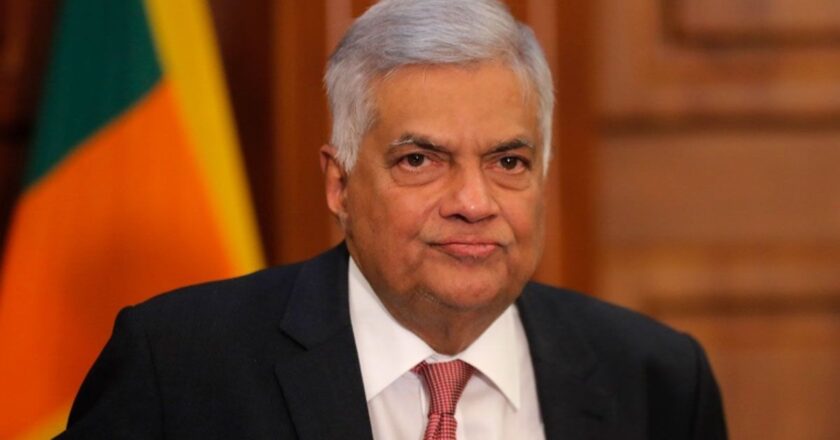 श्रीलंका में हालात हुए बेकाबू, प्रदर्शनकारियों ने PM विक्रमसिंघे के घर में लगाई आग