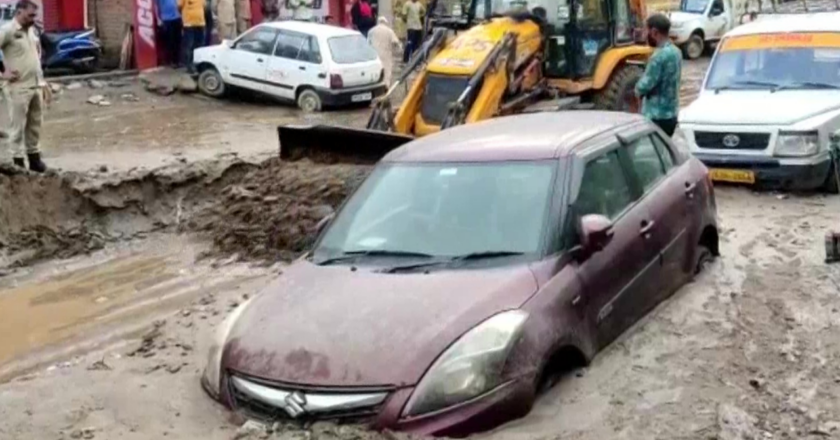 अमरनाथ के बाद अब जम्मू के डोडा जिले में फटा बादल, कई घर व वाहन मलबे में दबे