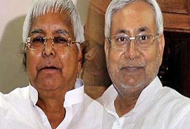 महागठबंधन सरकार बनने के बाद आज पटना में नीतीश कुमार से मिलेंगे राजद सुप्रीमो लालू यादव