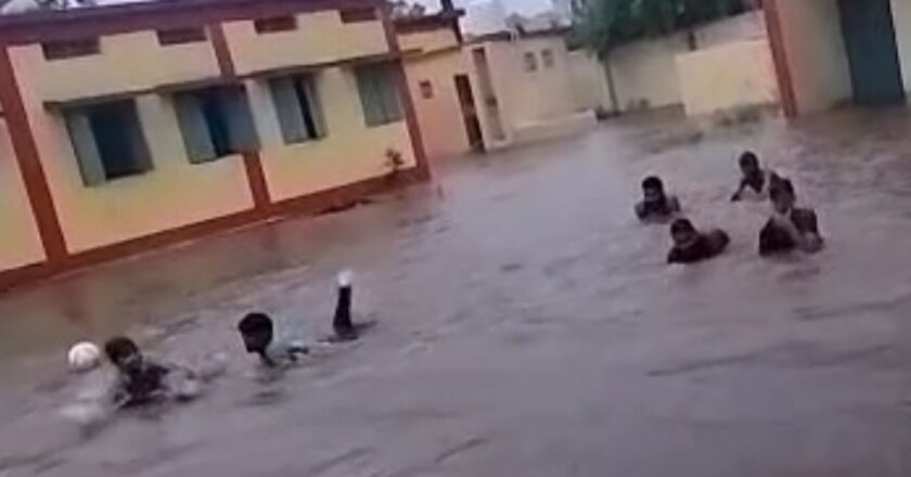 MP में लगातार बारिश का दाैर जारी, बांधाें के गेट खुले, स्कूलाें की छुट्टी ताे अब खतरे में इजाफा