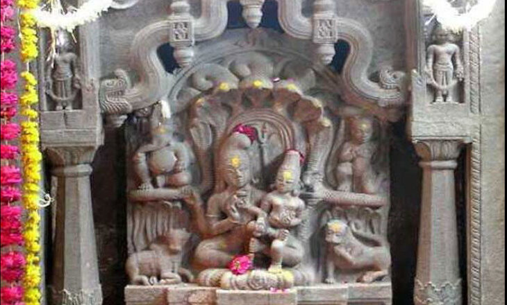 श्रावण मास की नागपंचमी : रात 12 बजे खोले गए नागचंद्रेश्वर मंदिर के पट, आज पूरे दिन दर्शन कर सकेंगे श्रद्धालु