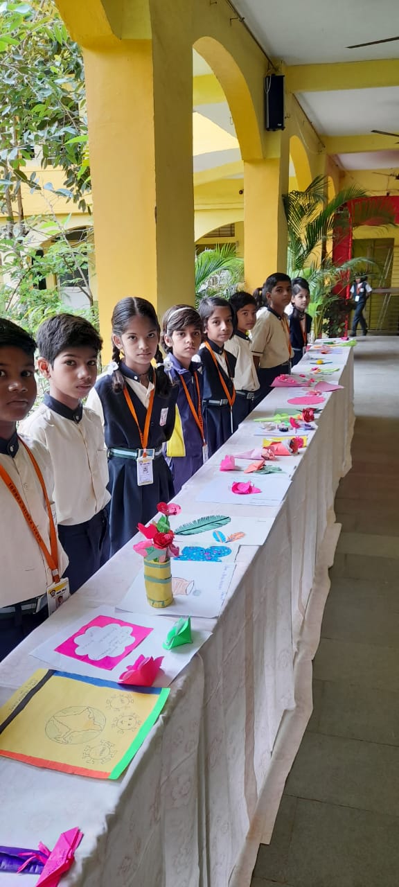 मॉडल पब्लिक स्कूल में हुआ आर्ट और क्राफ्ट प्रतियोगिता का आयोजन 